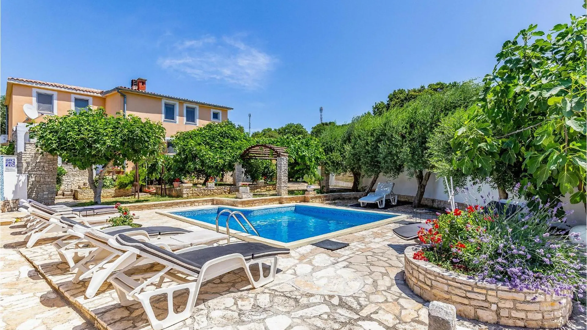 Lovely Home In Medulin With Wifi contacts